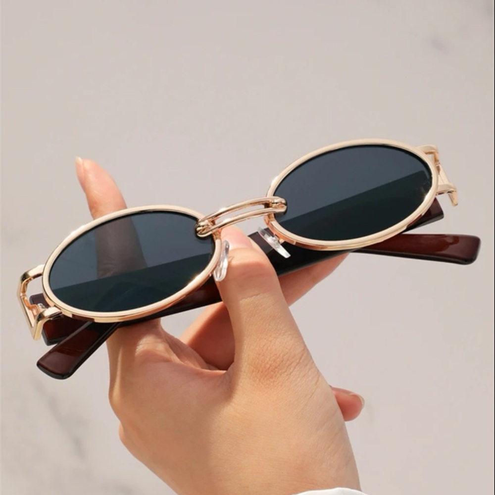 Oval gold frame Sunglasses - Picture 4 of 5